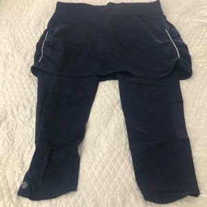 EUC Athleta Navy contender skirt/Capri size large